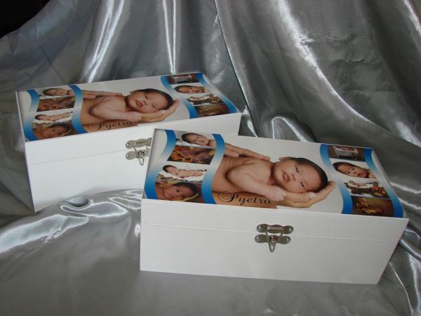 Caixa personalizada  para padrinhos com dobradiça